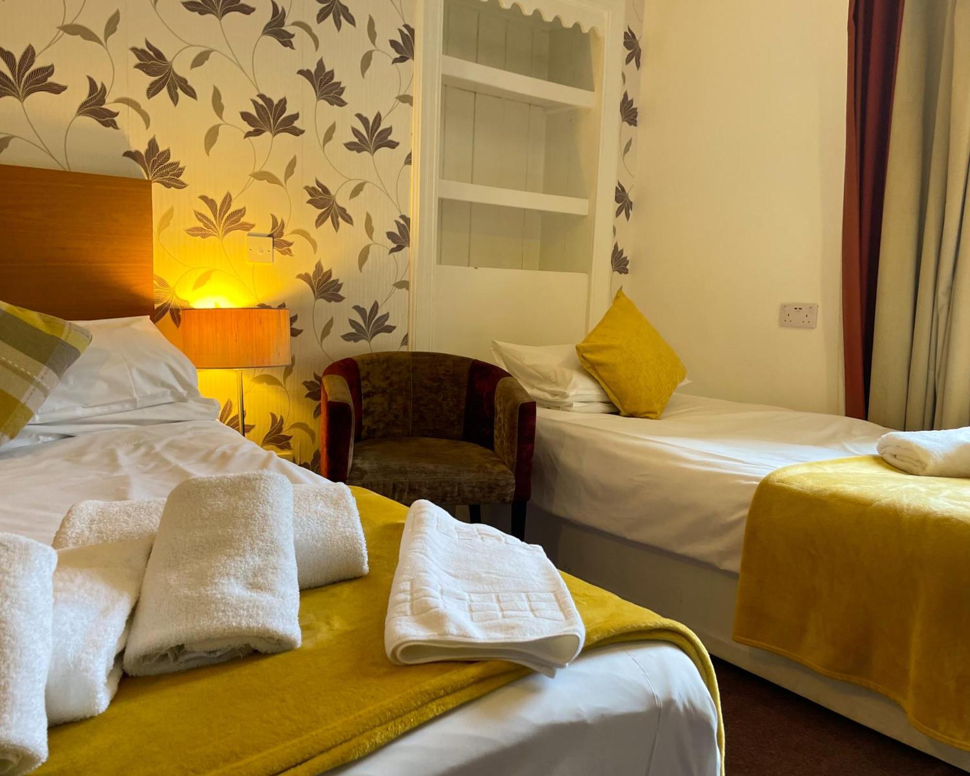The Speyside Hotel And Restaurant Grantown-on-Spey Esterno foto