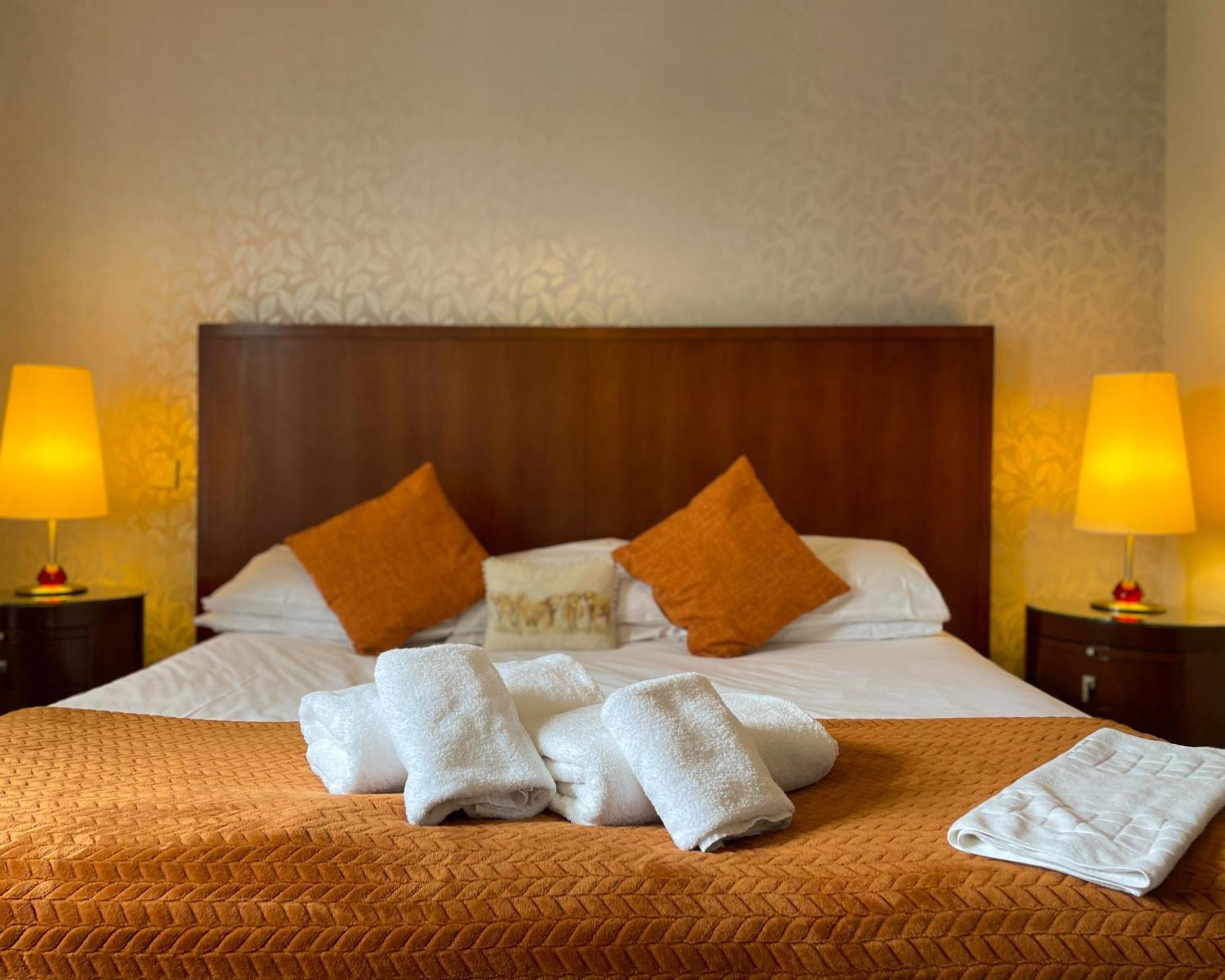 The Speyside Hotel And Restaurant Grantown-on-Spey Esterno foto